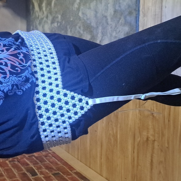 AKIRA Other - Beautiful AKIRA PEARL GARTERBELT